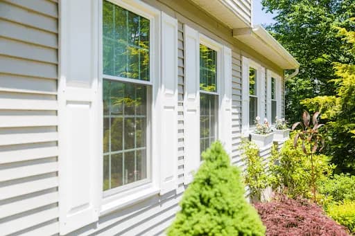 durable-replacement-windows-lifespan-home.webp