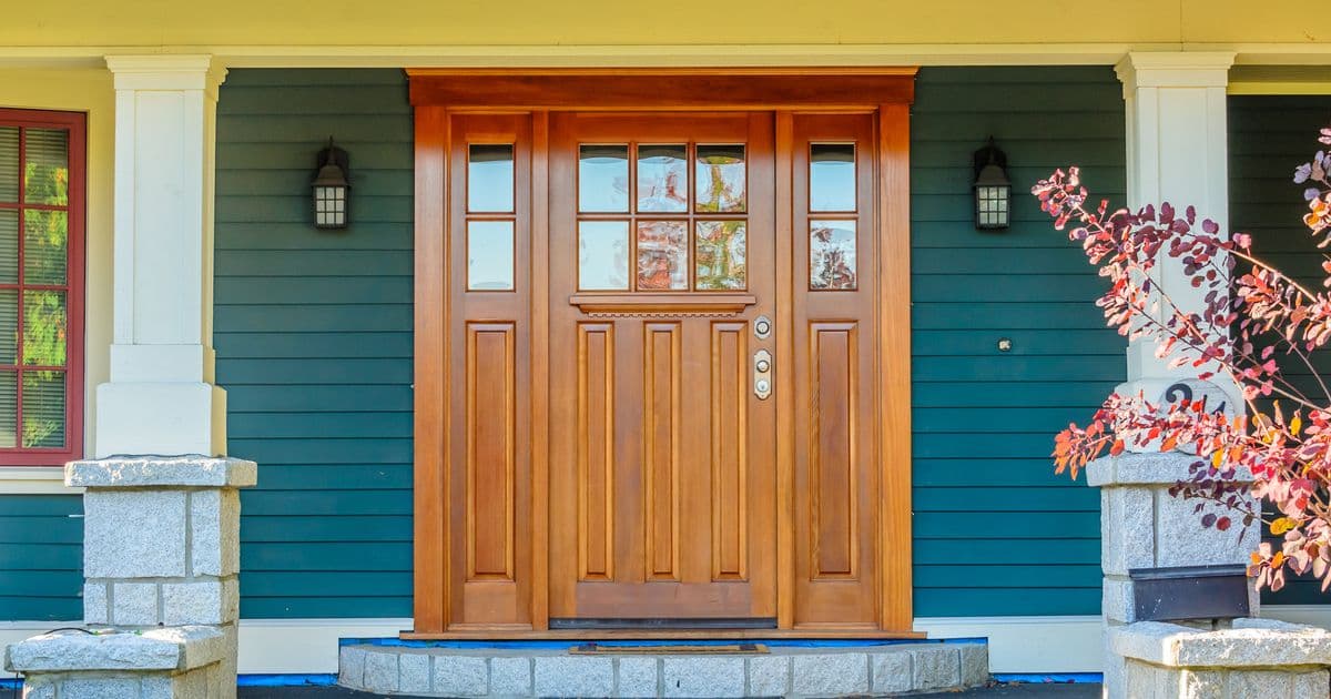 gpw-entryway-post-by-provia.jpg